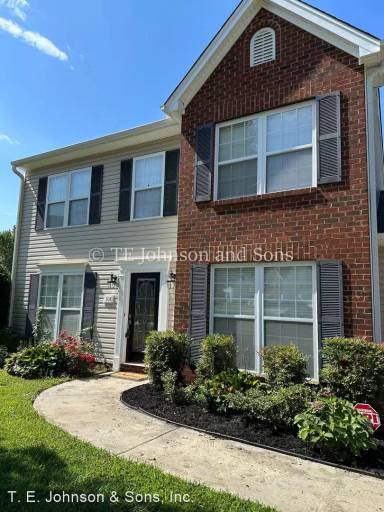 Main picture of 108 Stone Moss Ln