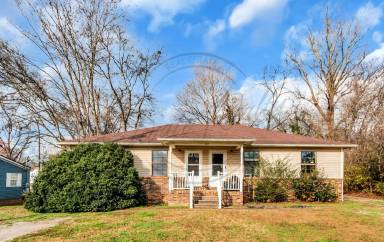 Main picture of 109 Cloverdale Dr
