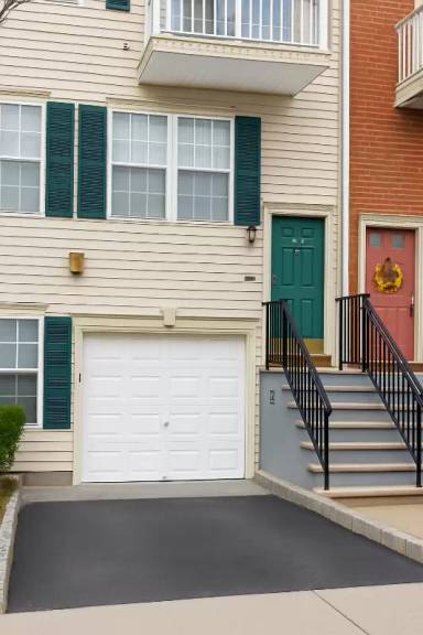 Main picture of 68 Marrow St