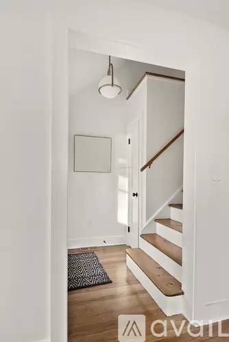 Main picture of 30 Lakeview Cir
