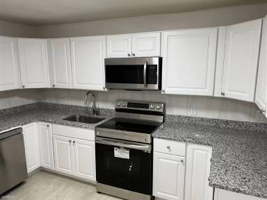 Main picture of 4 Park Avenue Pl