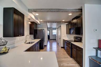 Main picture of 1010 7th St E