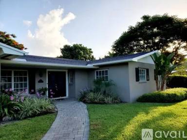 Main picture of 10721 SW 124th St