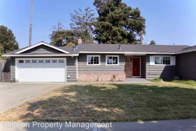 Main picture of 36742 Oak St