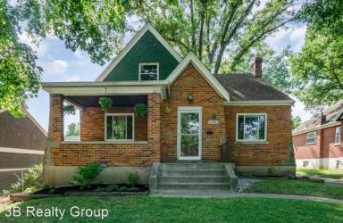 Main picture of 3241 Koenig Ave