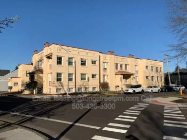 Main picture of 205 NW Kings Blvd