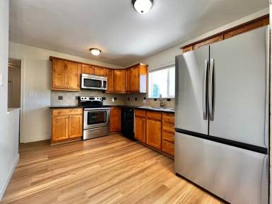 Main picture of 617 Duke Ln