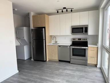 Main picture of 160 Middlesex St