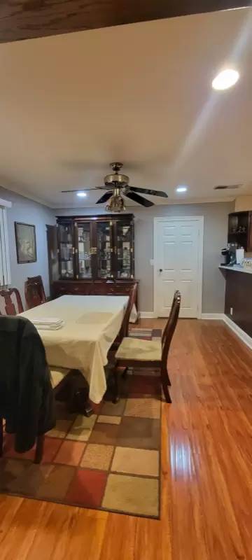 Main picture of 7711 Sausalito Ave