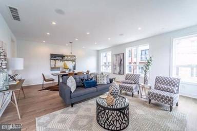 Main picture of 1018 Callowhill St