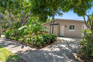 Main picture of 1621 SW 8th Ave