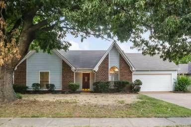 Main picture of 2590 Laurelcrest Dr