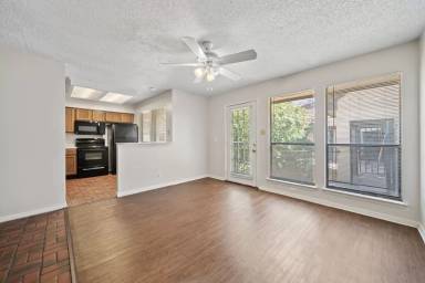 Main picture of 2110 Rio Grande St