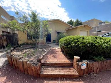 Main picture of 314 Amherst Dr SE