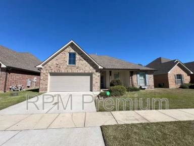 Main picture of 1315 Cedar Trail Ave