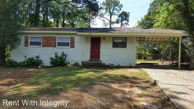 Main picture of 1605 Airport Dr