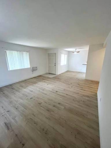 Main picture of 3981 3983 Lamont St