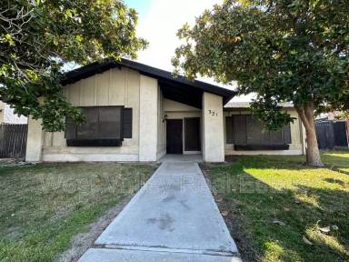 Main picture of 321 Pine Dr