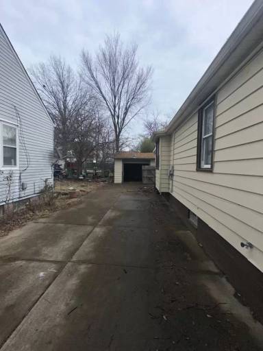 Main picture of 1459 E 222nd St