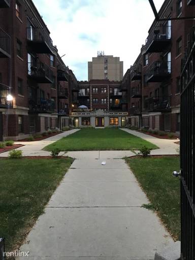 Main picture of 4627 S Drexel Blvd