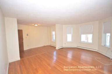 Main picture of 312 Tappan St