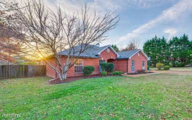 Main picture of 2948 Churchill Ln