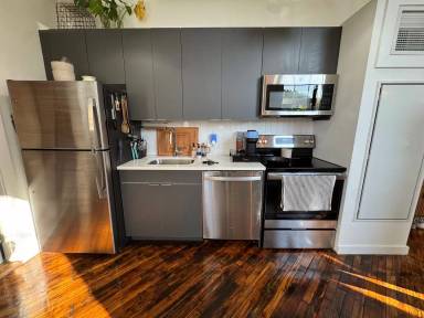 Main picture of 500 E Broadway Ave