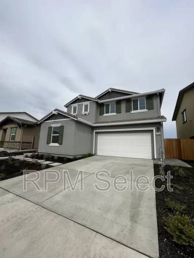 Main picture of 3208 Center Dr