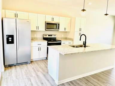 Main picture of 20877 S Ct