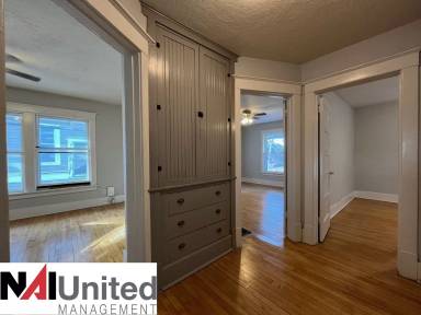 Main picture of 2630 Douglas St