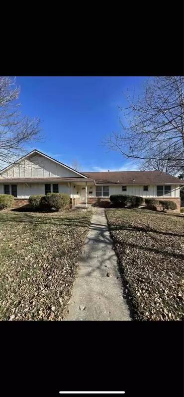 Main picture of 908 S Fairview Rd