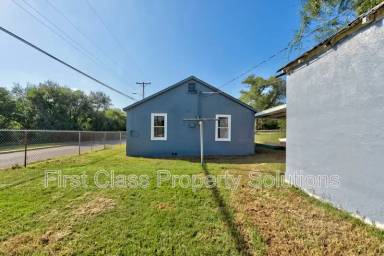 Main picture of 1647 Bishop Bobby L Williams Dr