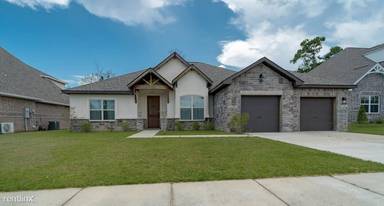 Main picture of 709 Champagne Dr