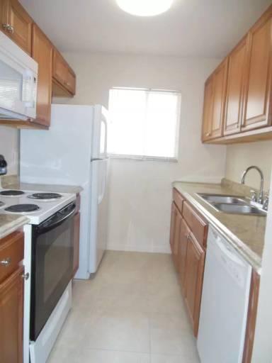 Main picture of 904 E Tiffany Dr