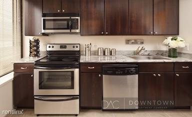 Main picture of 401 E North Water St