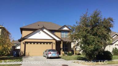 Main picture of 608 SE Glengarry Pl