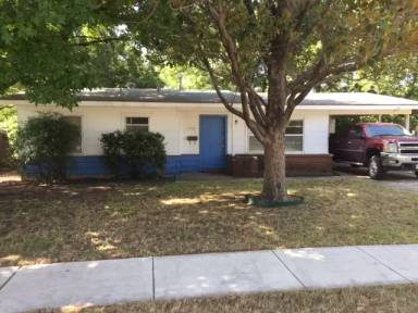 Main picture of 5865 Coleman St