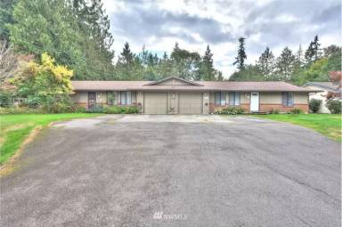 Main picture of 4804 196th Pl NE