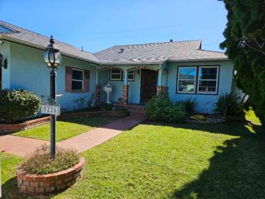 Main picture of 5226 Scott St