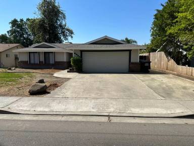 Main picture of 5343 W Walnut Ave