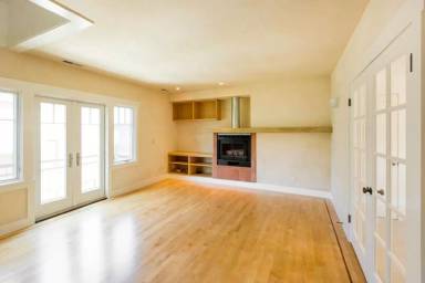 Main picture of 6449 Benvenue Ave