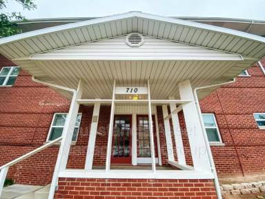 Main picture of 1714 N Lindsay Ave