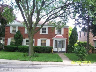 Main picture of 6455 N Drake Ave