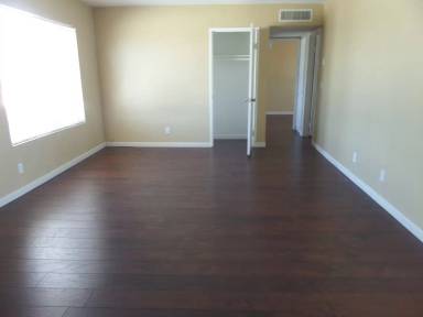 Main picture of 4404 Plaza Vis
