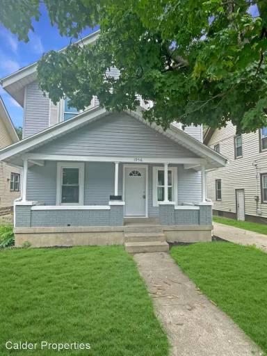 Main picture of 1956 Huizen Ave SW
