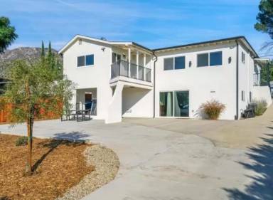 Main picture of 10427 Samoa Ave