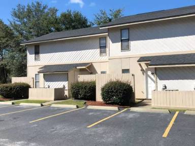 Main picture of 107 Gilbert St