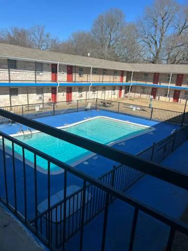 Main picture of 3215 Clarksville St