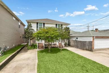 Main picture of 6468 Avenue B