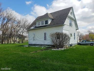 Main picture of 110 S Wood St